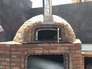 Các câu hỏi thường gặp về lò nướng pizza củi và giải đáp