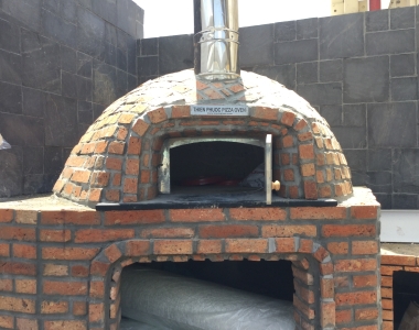 Các câu hỏi thường gặp về lò nướng pizza củi và giải đáp