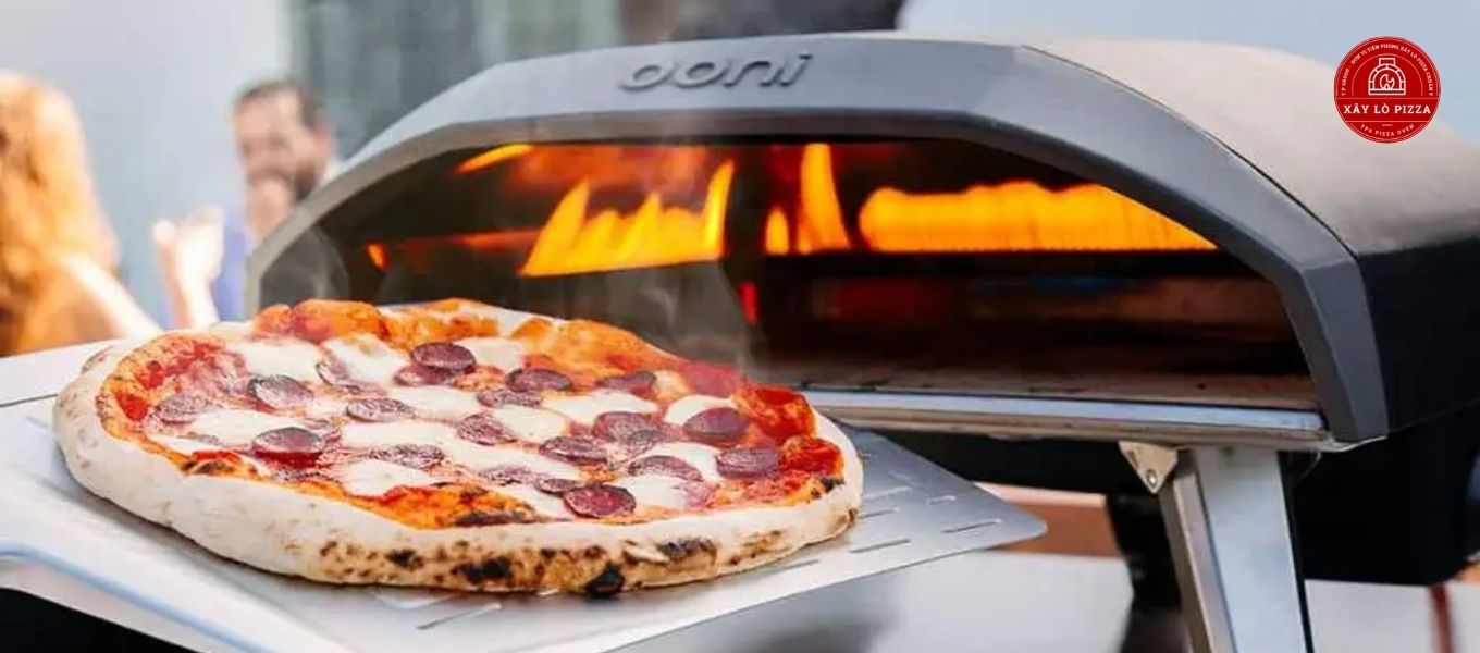 pizza nướng bằng lò gas chuyên dụng